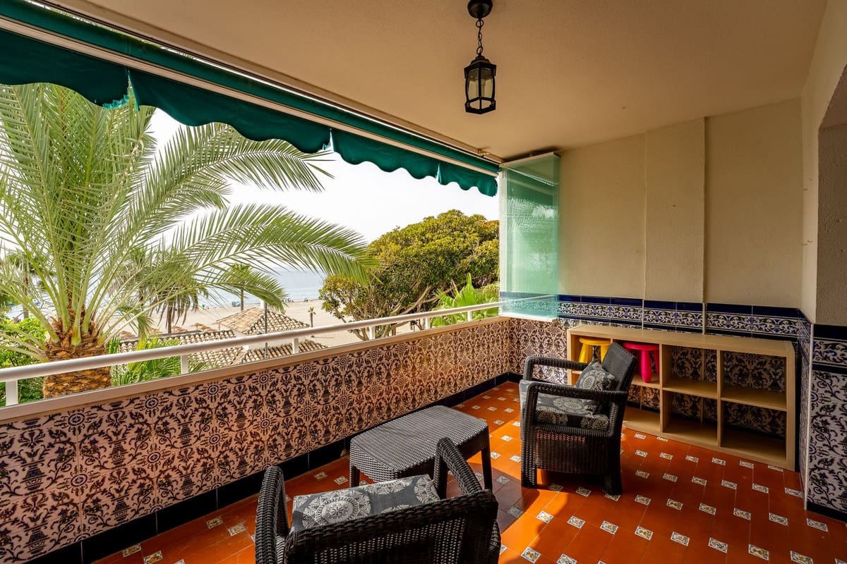 3 bedroom Apartment for rent in Estepona with garage - € 3,750 (Ref: 9981596)