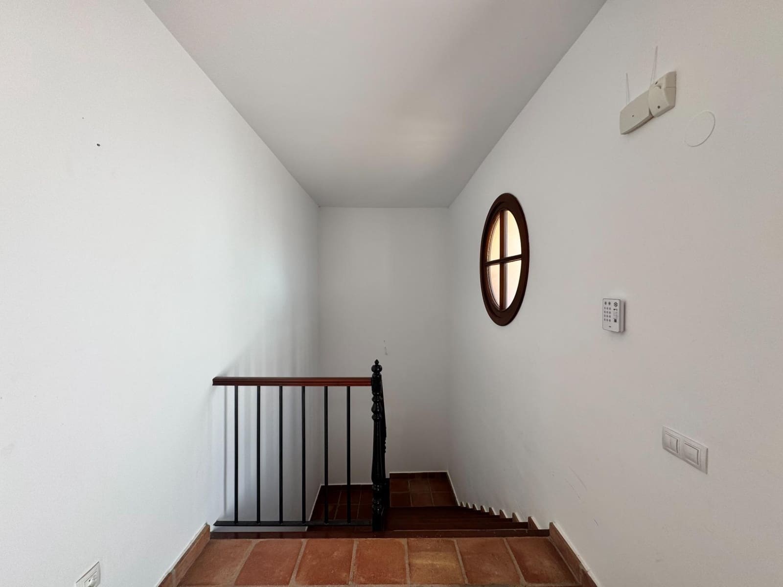 3 bedroom Terraced Villa for sale in Benahavis with pool garage - € 700,000 (Ref: 8951947)