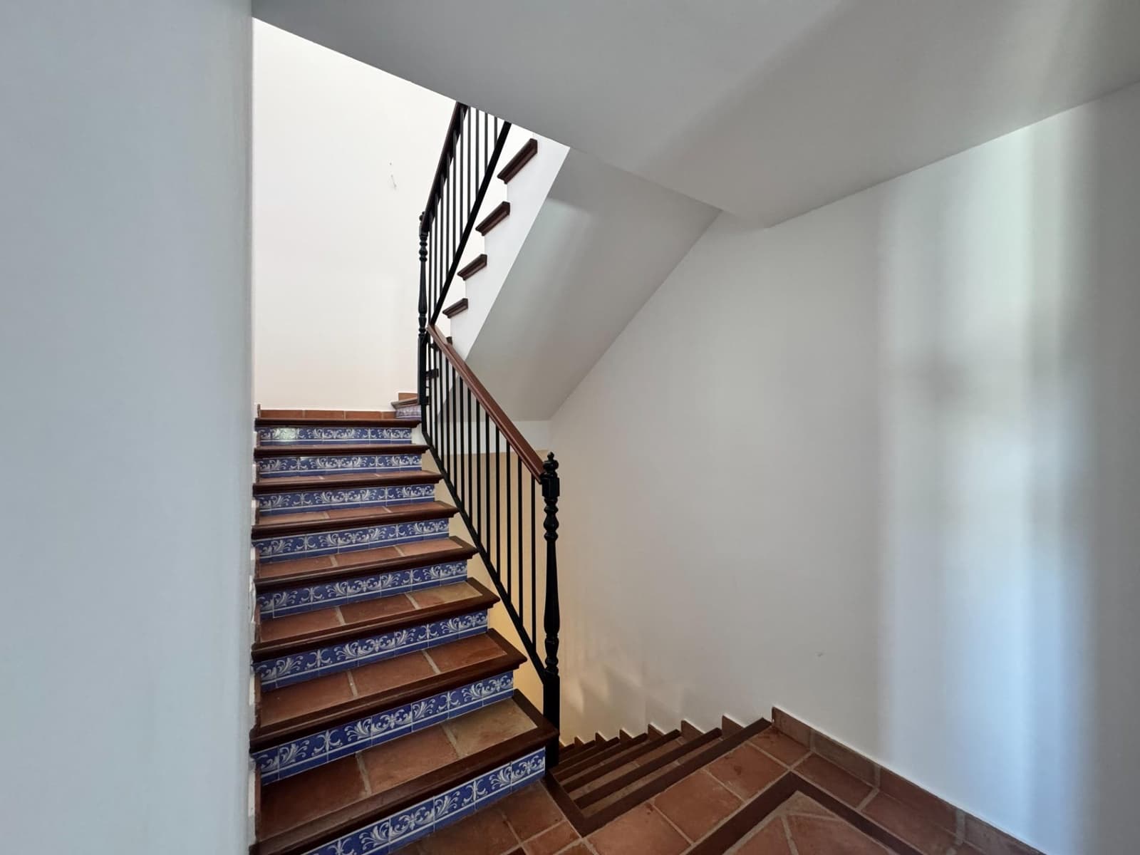 3 bedroom Terraced Villa for sale in Benahavis with pool garage - € 700,000 (Ref: 8951947)