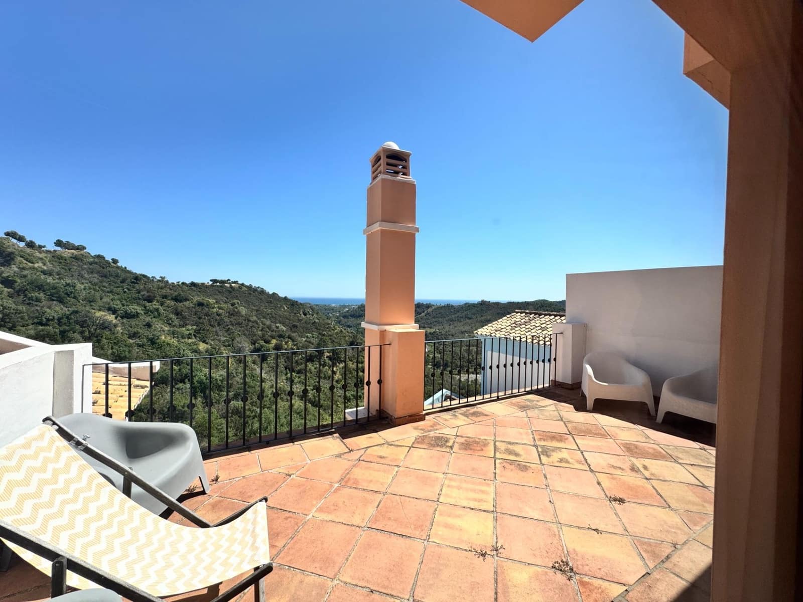 3 bedroom Terraced Villa for sale in Benahavis with pool garage - € 700,000 (Ref: 8951947)
