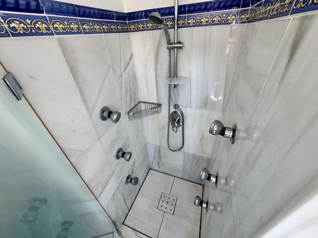 3 bedroom Terraced Villa for sale in Benahavís with pool garage - € 700,000 (Ref: 8951947)