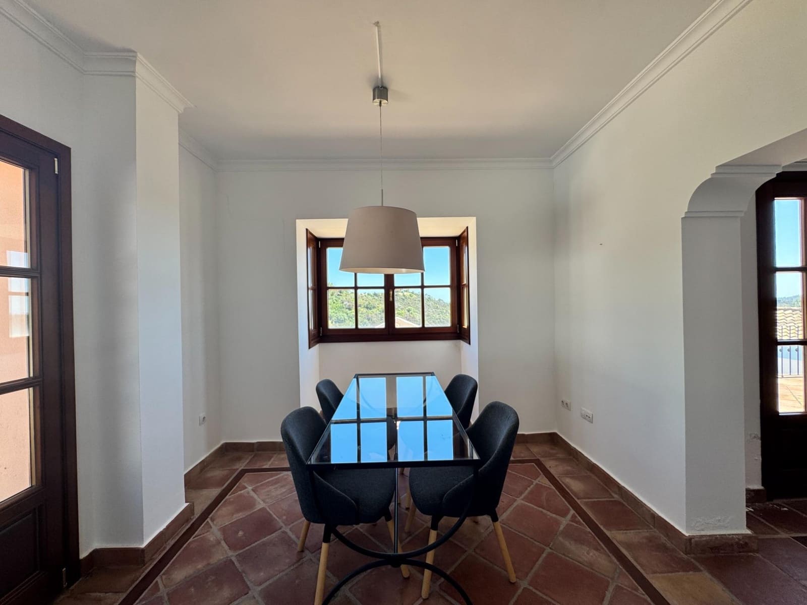 3 bedroom Terraced Villa for sale in Benahavis with pool garage - € 700,000 (Ref: 8951947)