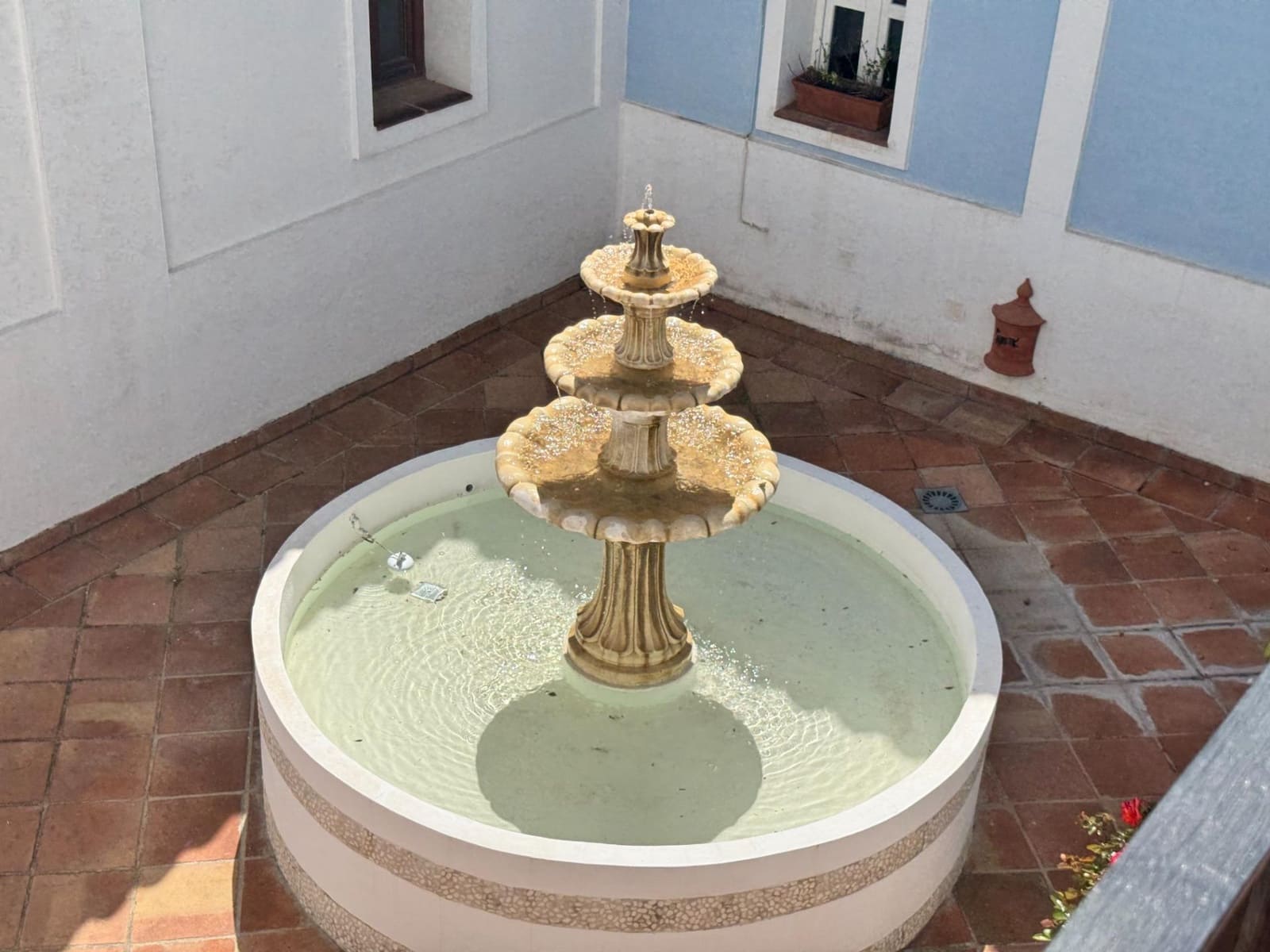 3 bedroom Terraced Villa for sale in Benahavis with pool garage - € 700,000 (Ref: 8951947)