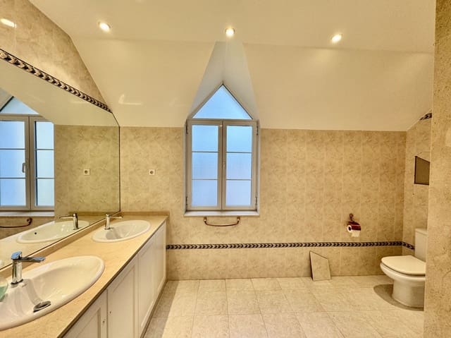 4 chambre Villa/Maison à vendre à Mijas avec piscine garage - 1 200 000 € (Ref: 8951949)
