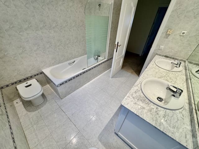 4 chambre Villa/Maison à vendre à Mijas avec piscine garage - 1 200 000 € (Ref: 8951949)