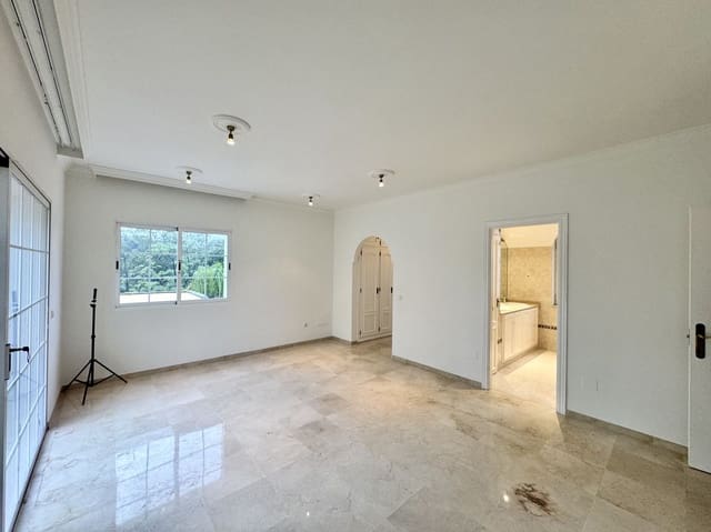 4 chambre Villa/Maison à vendre à Mijas avec piscine garage - 1 200 000 € (Ref: 8951949)