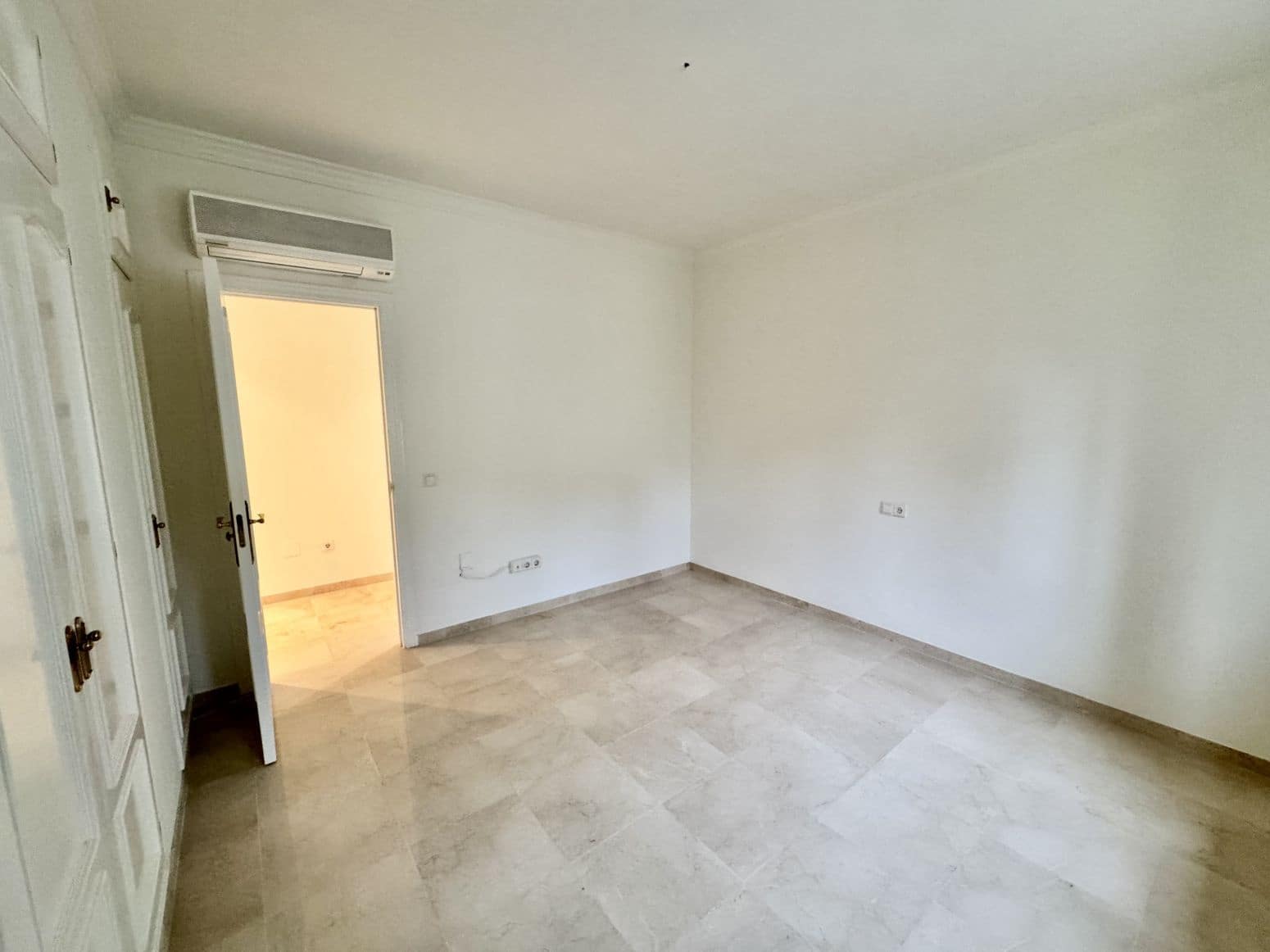 4 chambre Villa/Maison à vendre à Mijas avec piscine garage - 1 200 000 € (Ref: 8951949)