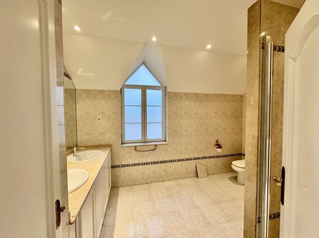 4 chambre Villa/Maison à vendre à Mijas avec piscine garage - 1 200 000 € (Ref: 8951949)