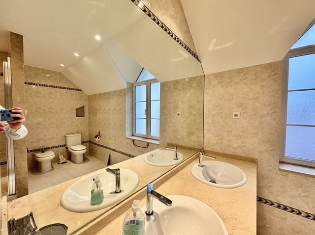 4 chambre Villa/Maison à vendre à Mijas avec piscine garage - 1 200 000 € (Ref: 8951949)