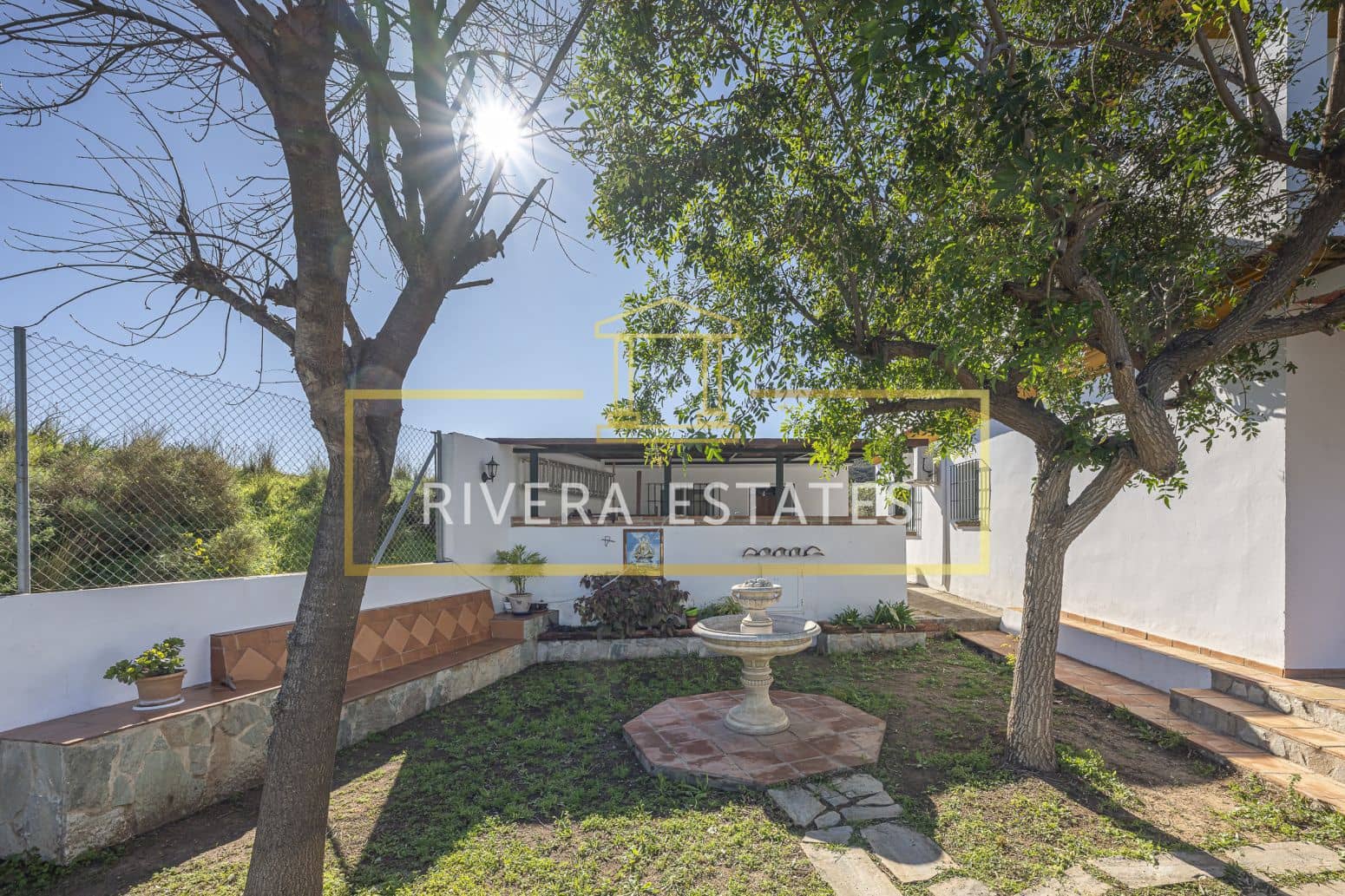 4 sovrum Villa till salu i Mijas med pool garage - 899 000 € (Ref: 8952667)