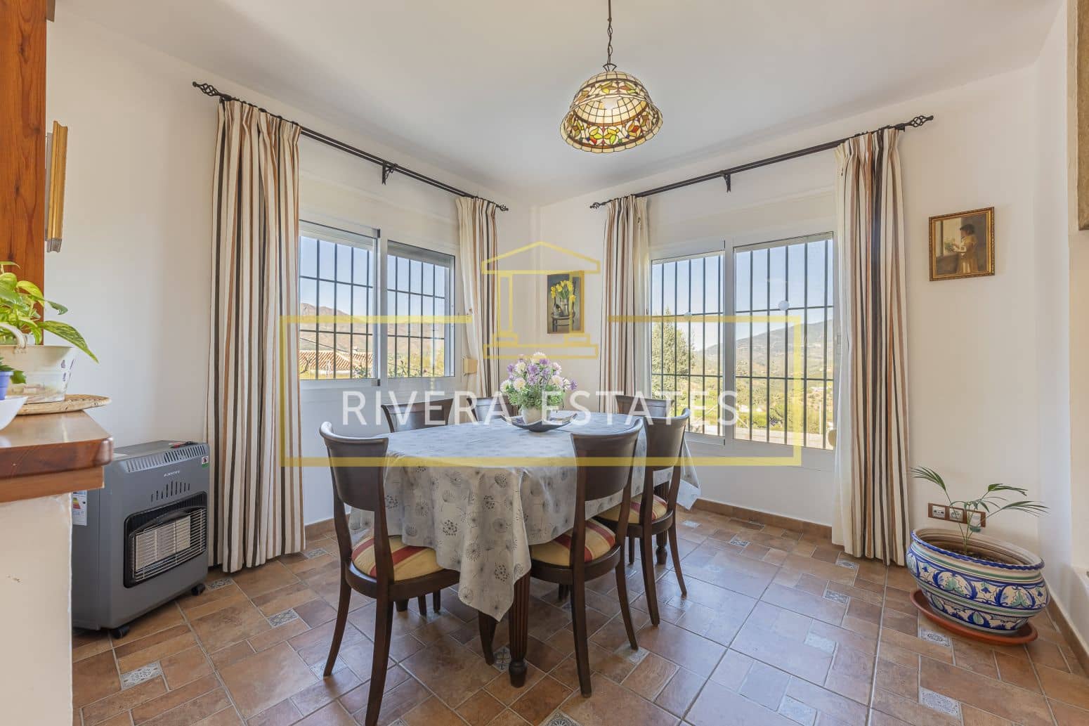 4 sovrum Villa till salu i Mijas med pool garage - 899 000 € (Ref: 8952667)