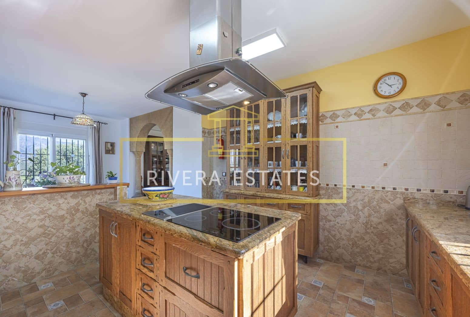 4 sovrum Villa till salu i Mijas med pool garage - 899 000 € (Ref: 8952667)