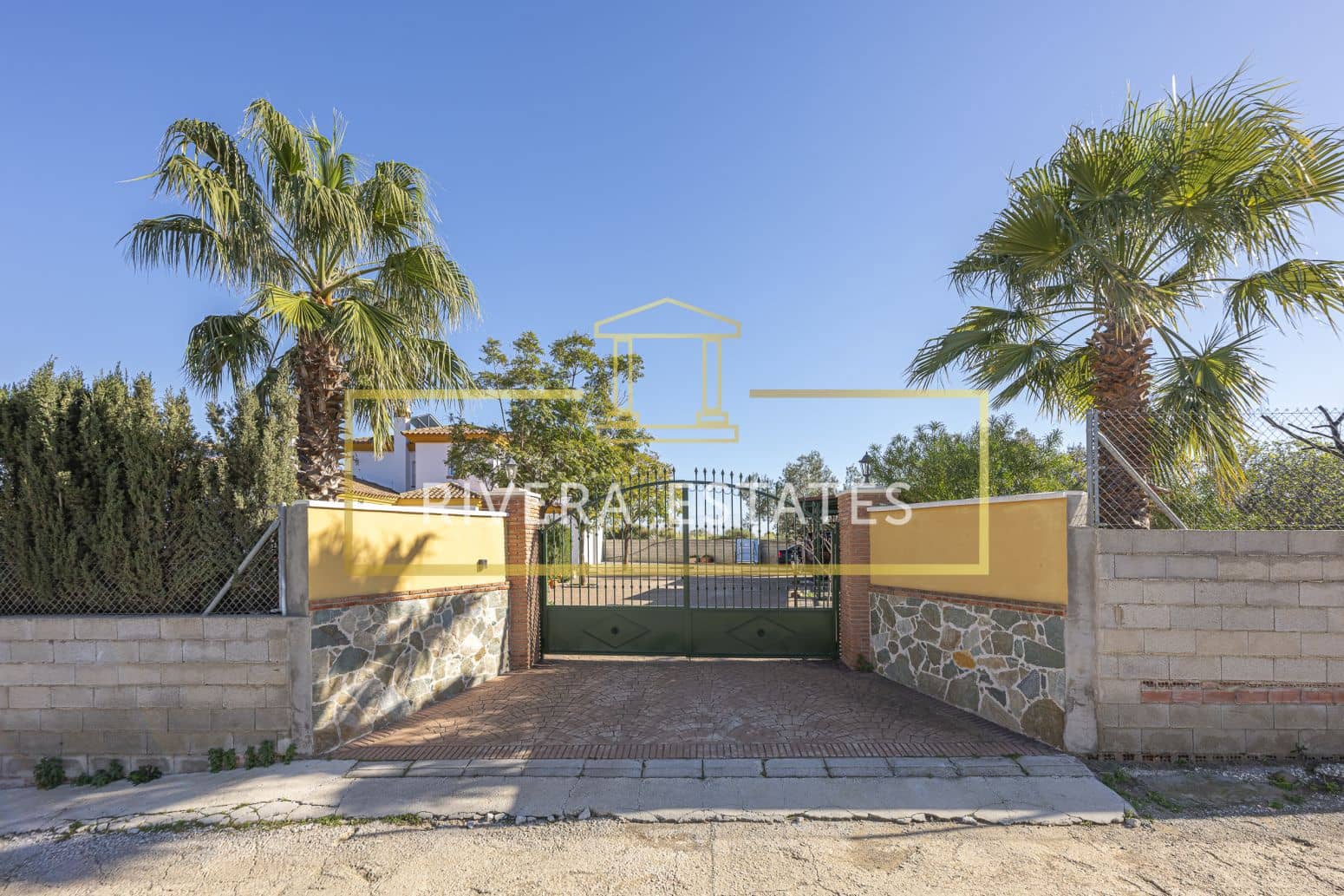 4 bedroom Villa for sale in Mijas with pool garage - € 890,000 (Ref: 8952667)
