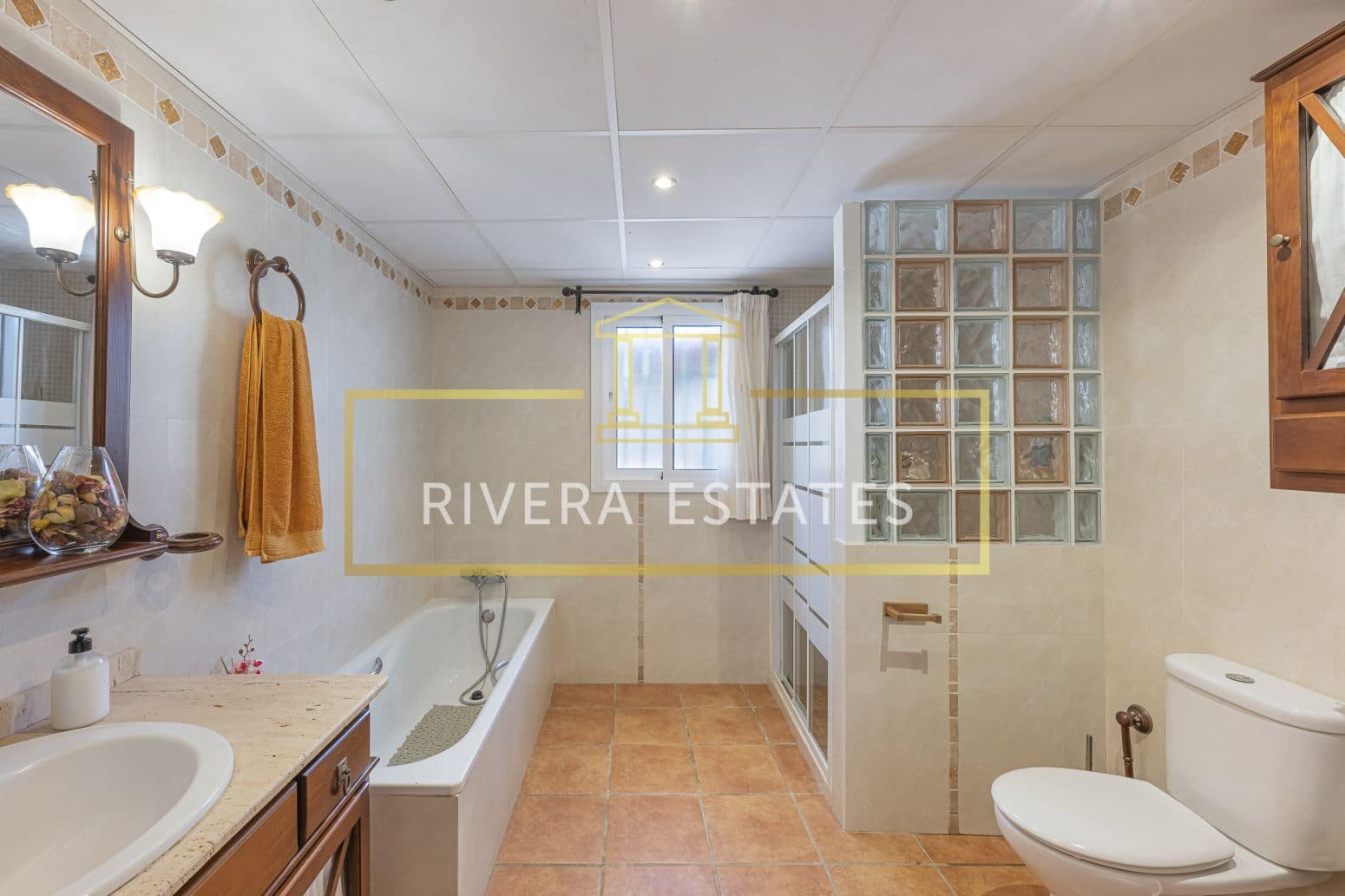 4 bedroom Villa for sale in Mijas with pool garage - € 890,000 (Ref: 8952667)