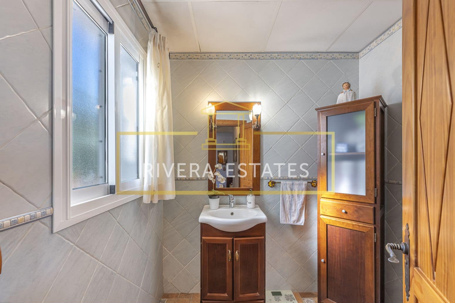 4 bedroom Villa for sale in Mijas with pool garage - € 890,000 (Ref: 8952667)