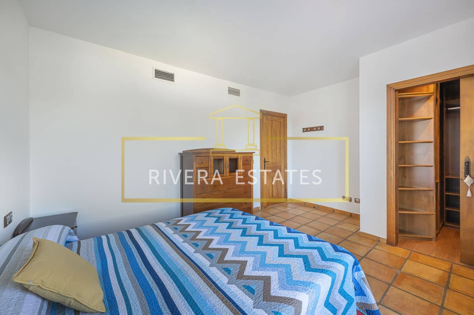 4 bedroom Villa for sale in Mijas with pool garage - € 890,000 (Ref: 8952667)