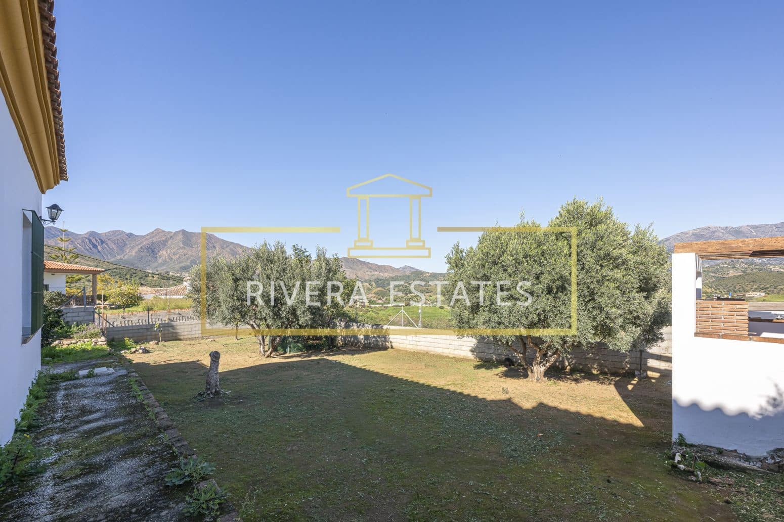 4 bedroom Villa for sale in Mijas with pool garage - € 890,000 (Ref: 8952667)