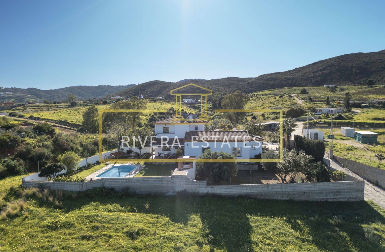 4 bedroom Villa for sale in Mijas with pool garage - € 890,000 (Ref: 8952667)