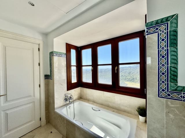 3 Zimmer Villa zu verkaufen in Benahavís mit Pool Garage - 750.000 € (Ref: 8952673)