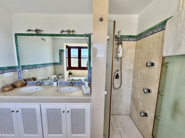 3 Zimmer Villa zu verkaufen in Benahavís mit Pool Garage - 750.000 € (Ref: 8952673)