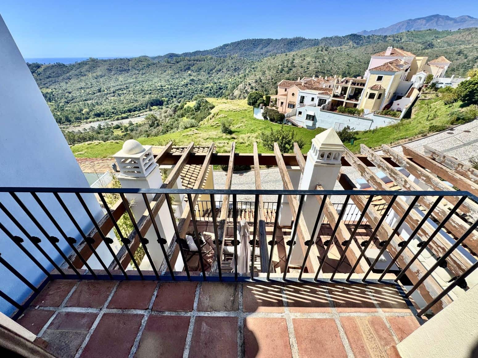 3 Zimmer Villa zu verkaufen in Benahavis mit Pool Garage - 750.000 € (Ref: 8952673)