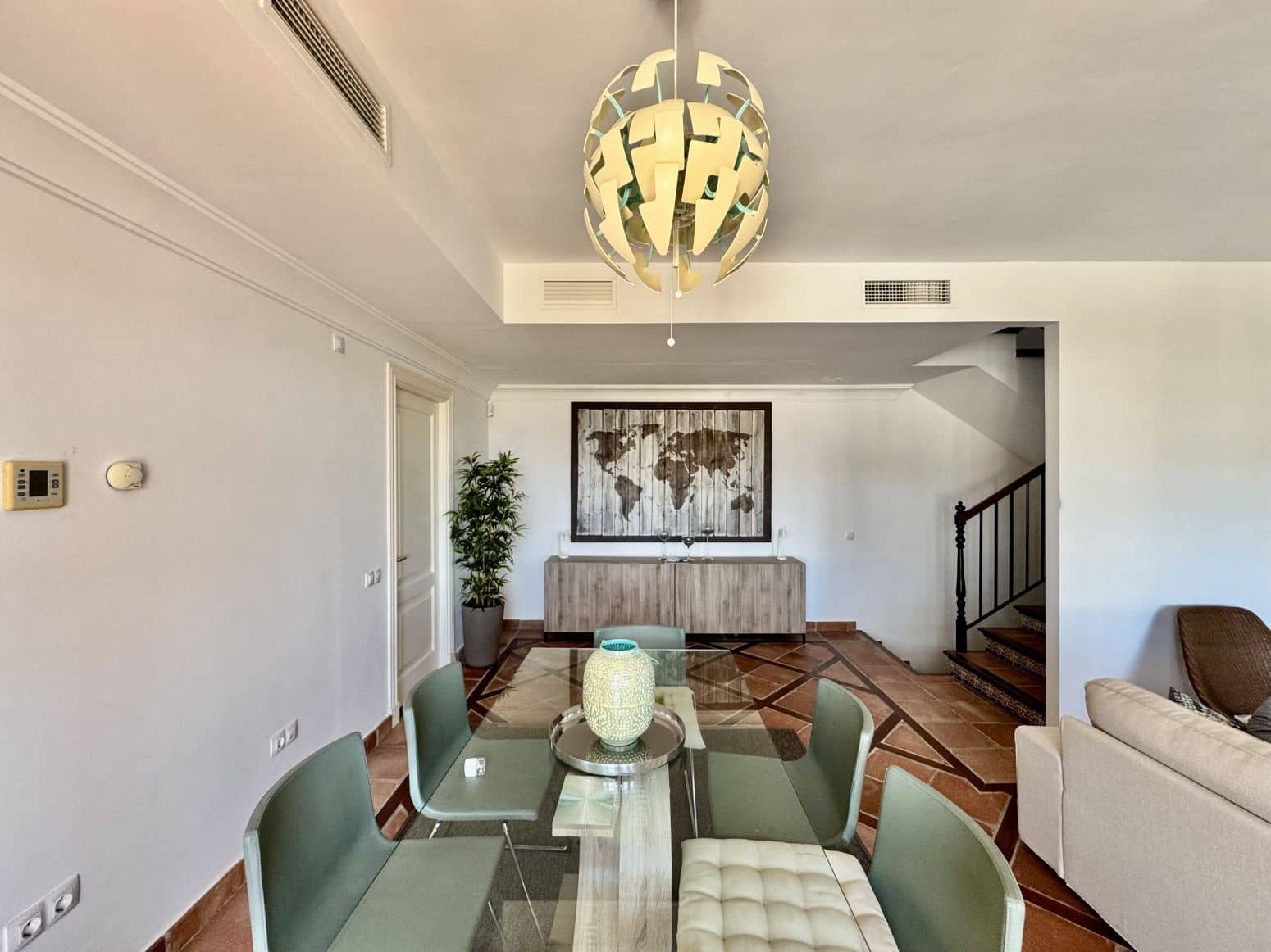 3 Zimmer Villa zu verkaufen in Benahavis mit Pool Garage - 750.000 € (Ref: 8952673)