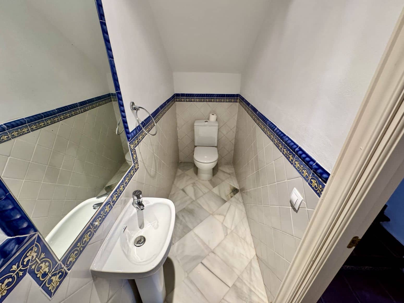 3 Zimmer Villa zu verkaufen in Benahavis mit Pool Garage - 750.000 € (Ref: 8952673)