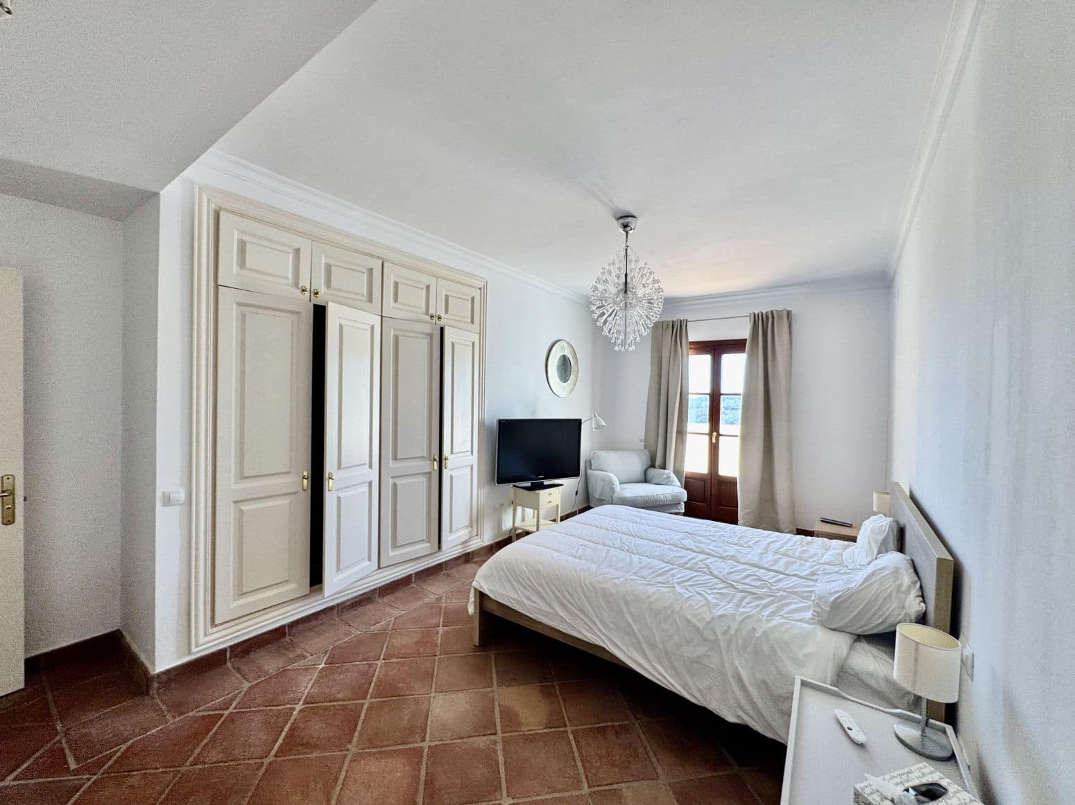 3 Zimmer Villa zu verkaufen in Benahavis mit Pool Garage - 750.000 € (Ref: 8952673)