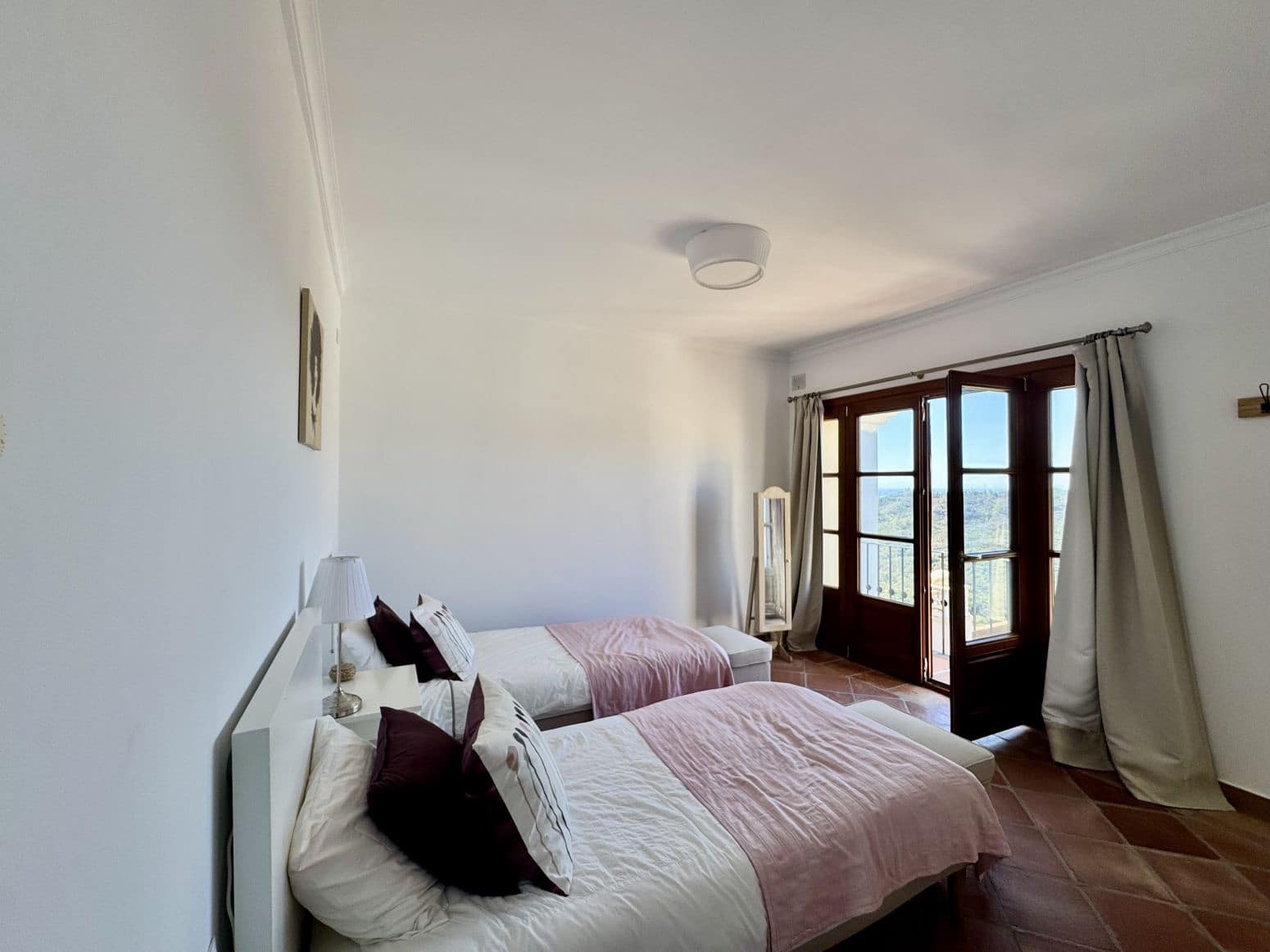 3 Zimmer Villa zu verkaufen in Benahavis mit Pool Garage - 750.000 € (Ref: 8952673)