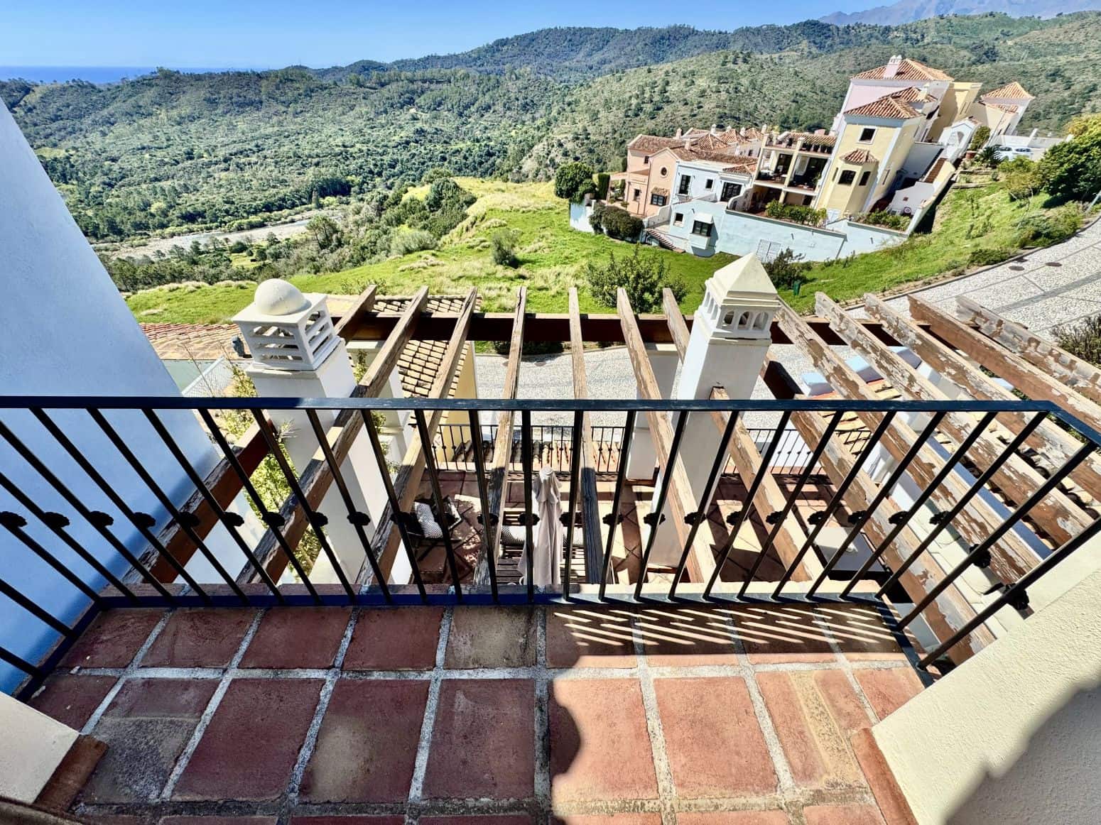 3 Zimmer Villa zu verkaufen in Benahavis mit Pool Garage - 750.000 € (Ref: 8952673)