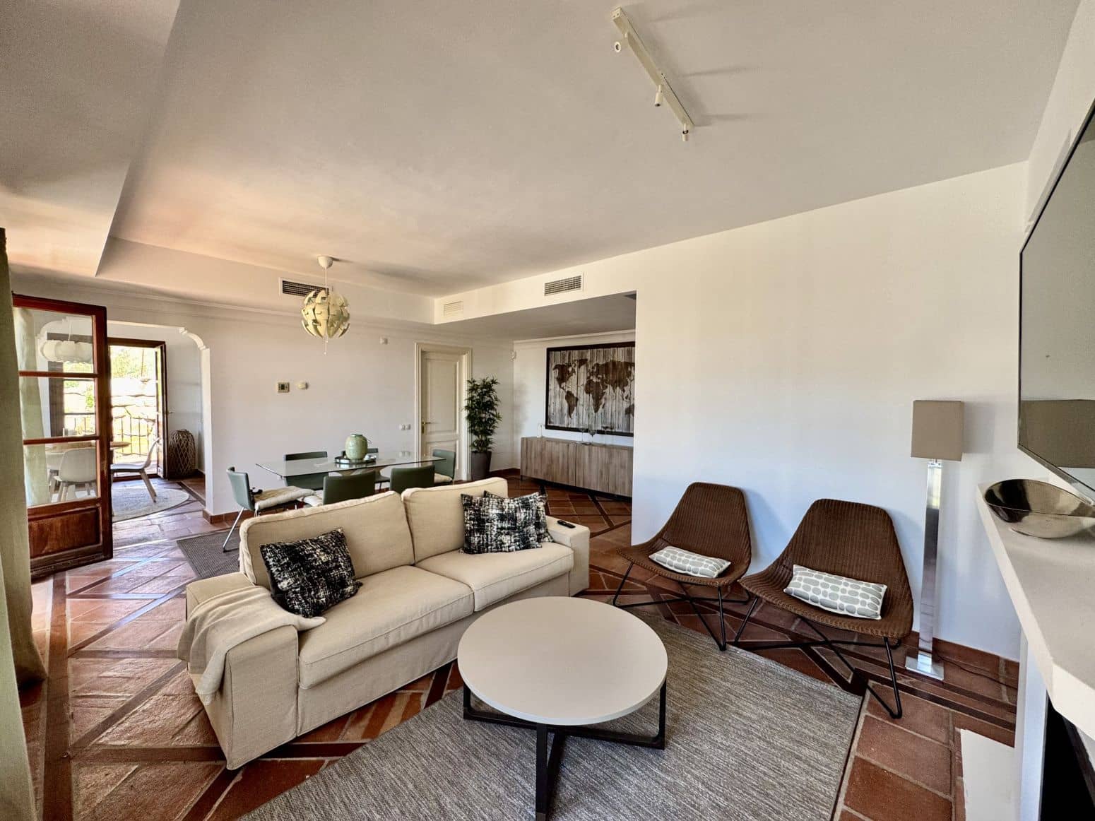 3 Zimmer Villa zu verkaufen in Benahavis mit Pool Garage - 750.000 € (Ref: 8952673)