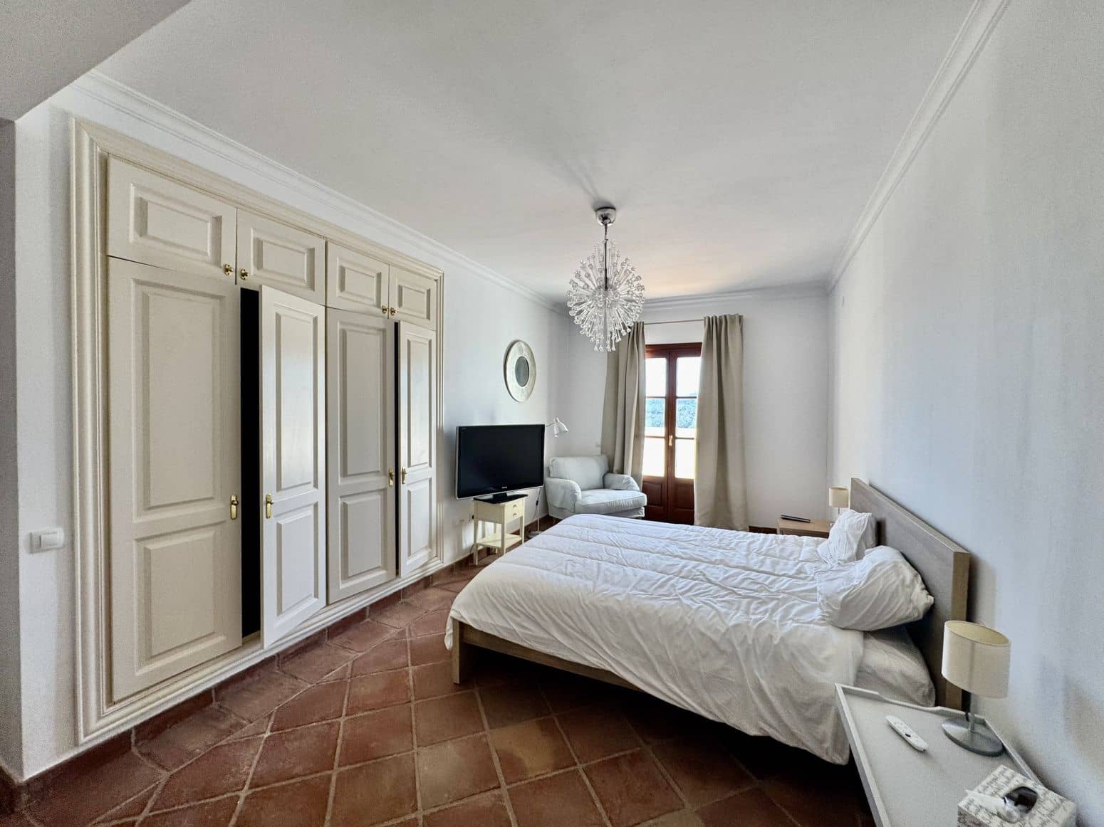 3 Zimmer Villa zu verkaufen in Benahavis mit Pool Garage - 750.000 € (Ref: 8952673)