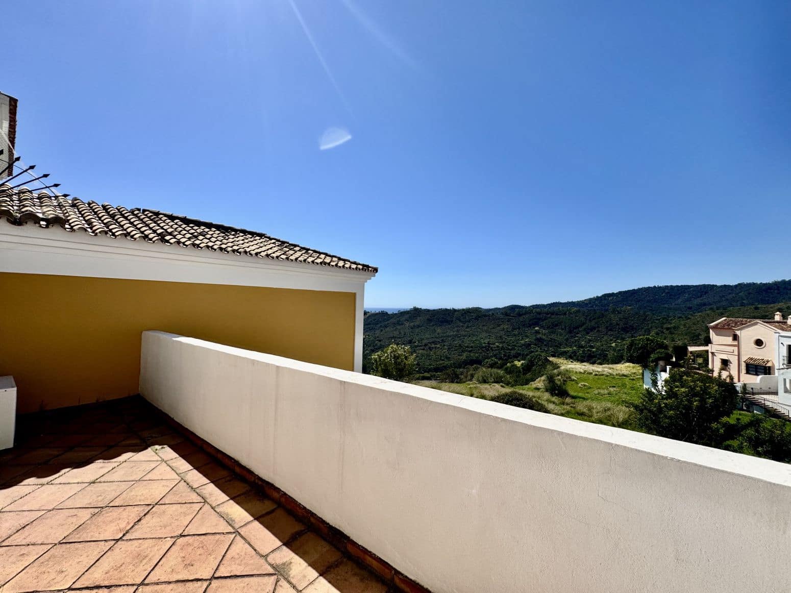 3 Zimmer Villa zu verkaufen in Benahavis mit Pool Garage - 750.000 € (Ref: 8952673)