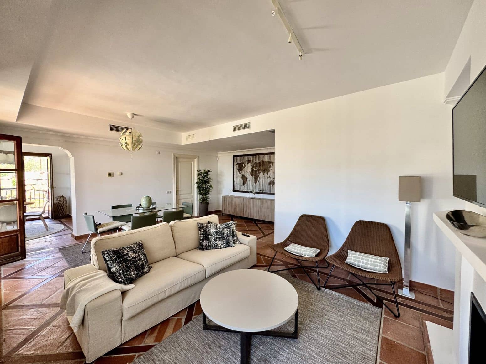 3 Zimmer Villa zu verkaufen in Benahavis mit Pool Garage - 750.000 € (Ref: 8952673)