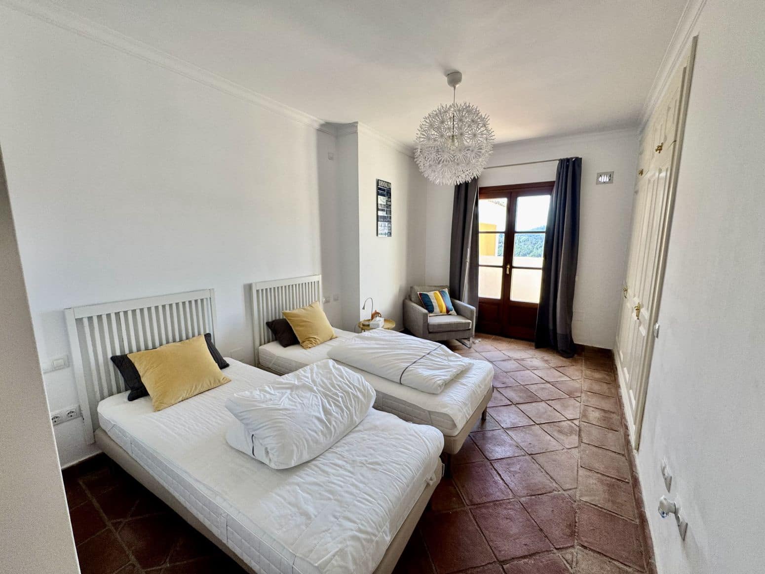 3 Zimmer Villa zu verkaufen in Benahavis mit Pool Garage - 750.000 € (Ref: 8952673)