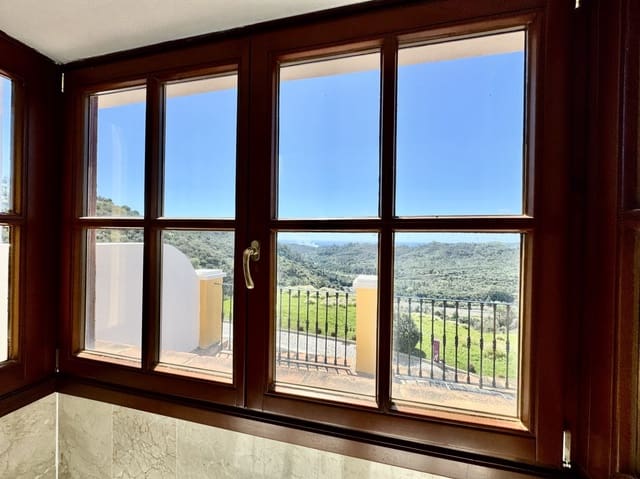 2 bedroom Villa for sale in Benahavís with pool garage - € 650,000 (Ref: 8952674)