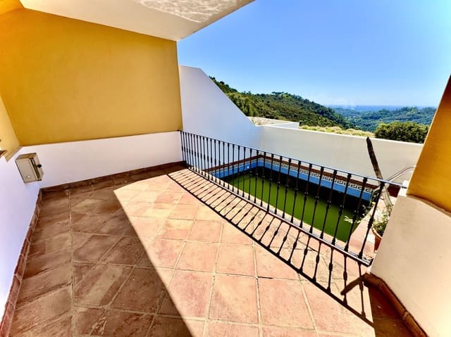 2 bedroom Villa for sale in Benahavís with pool garage - € 650,000 (Ref: 8952674)