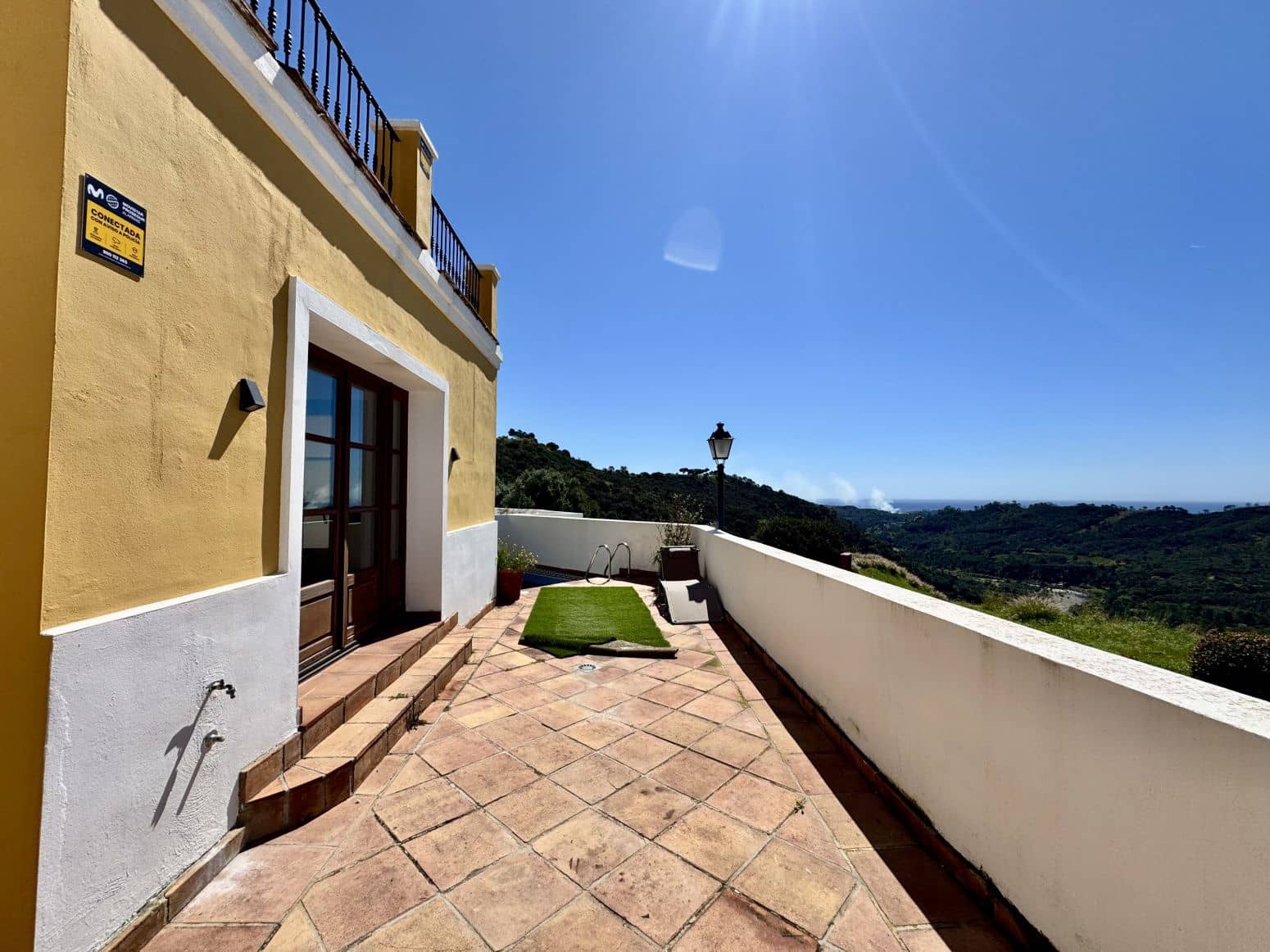 2 bedroom Villa for sale in Benahavis with pool garage - € 650,000 (Ref: 8952674)