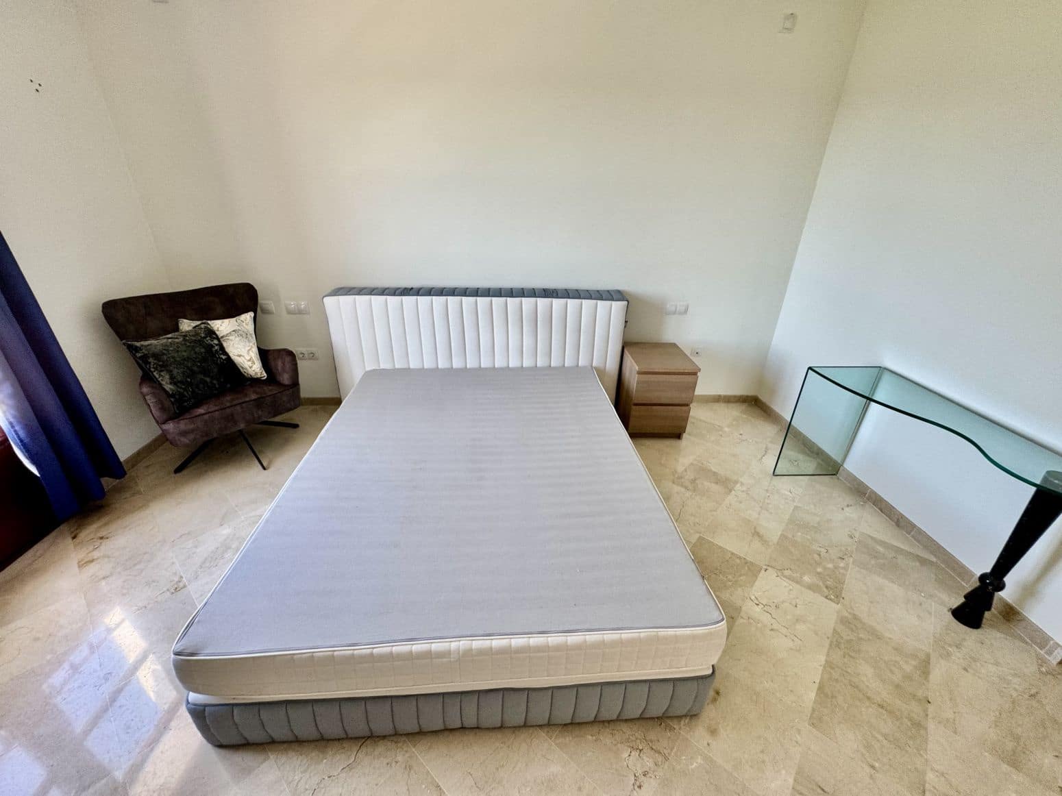 2 bedroom Villa for sale in Benahavis with pool garage - € 650,000 (Ref: 8952674)