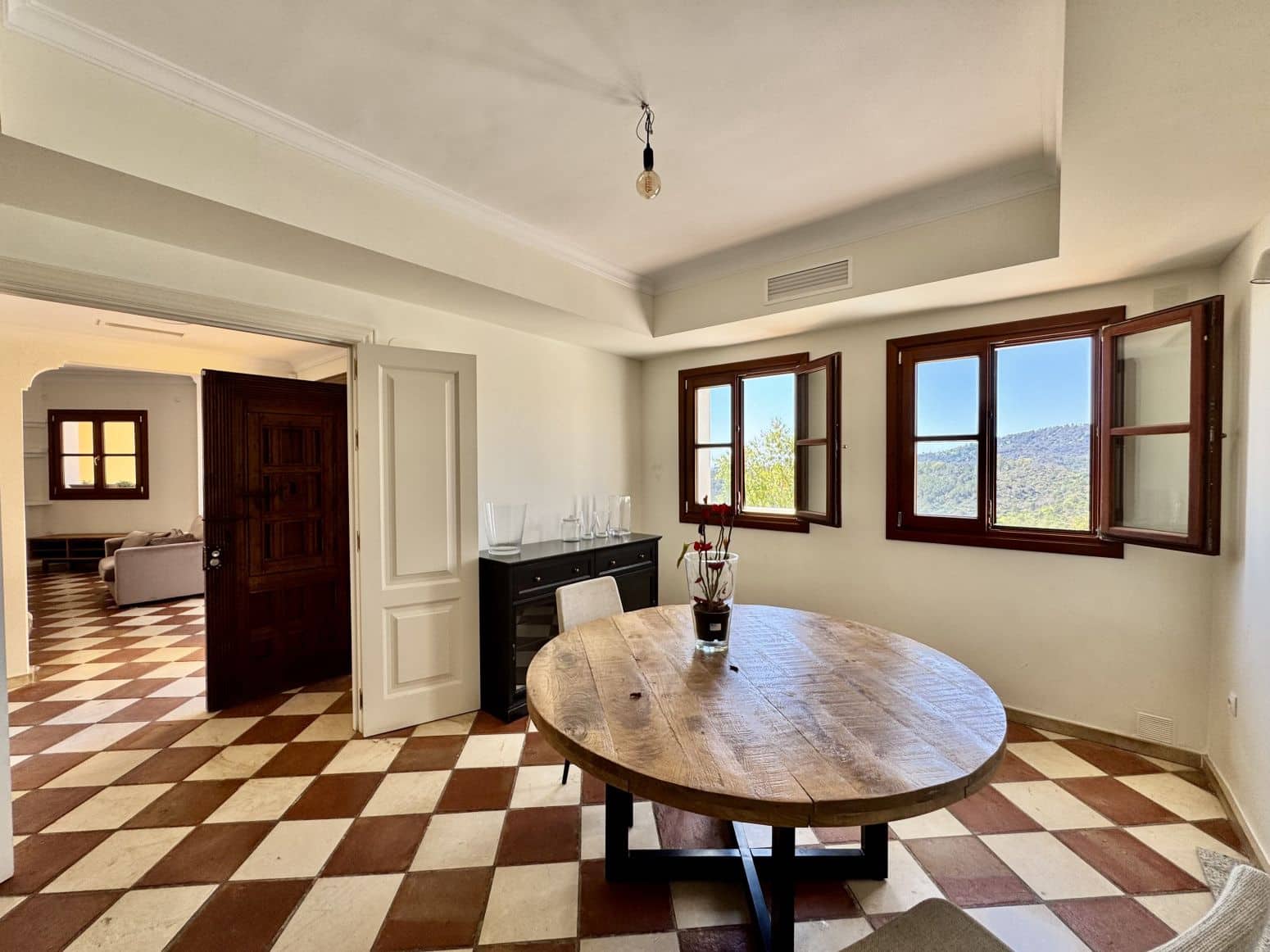 2 bedroom Villa for sale in Benahavis with pool garage - € 650,000 (Ref: 8952674)