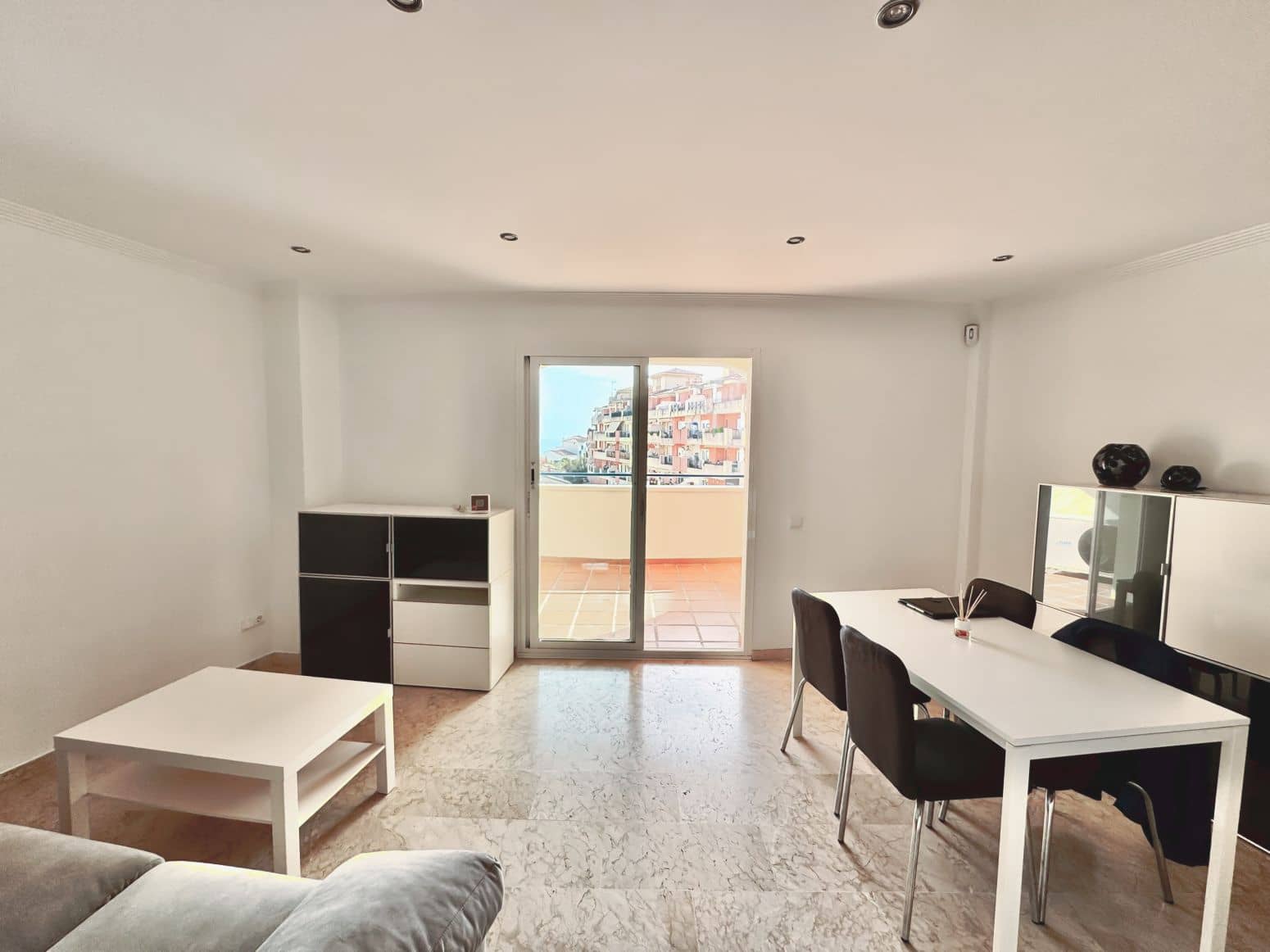 2 slaapkamer Flat te koop in Torrequebrada met zwembad garage - € 282.500 (Ref: 8954273)