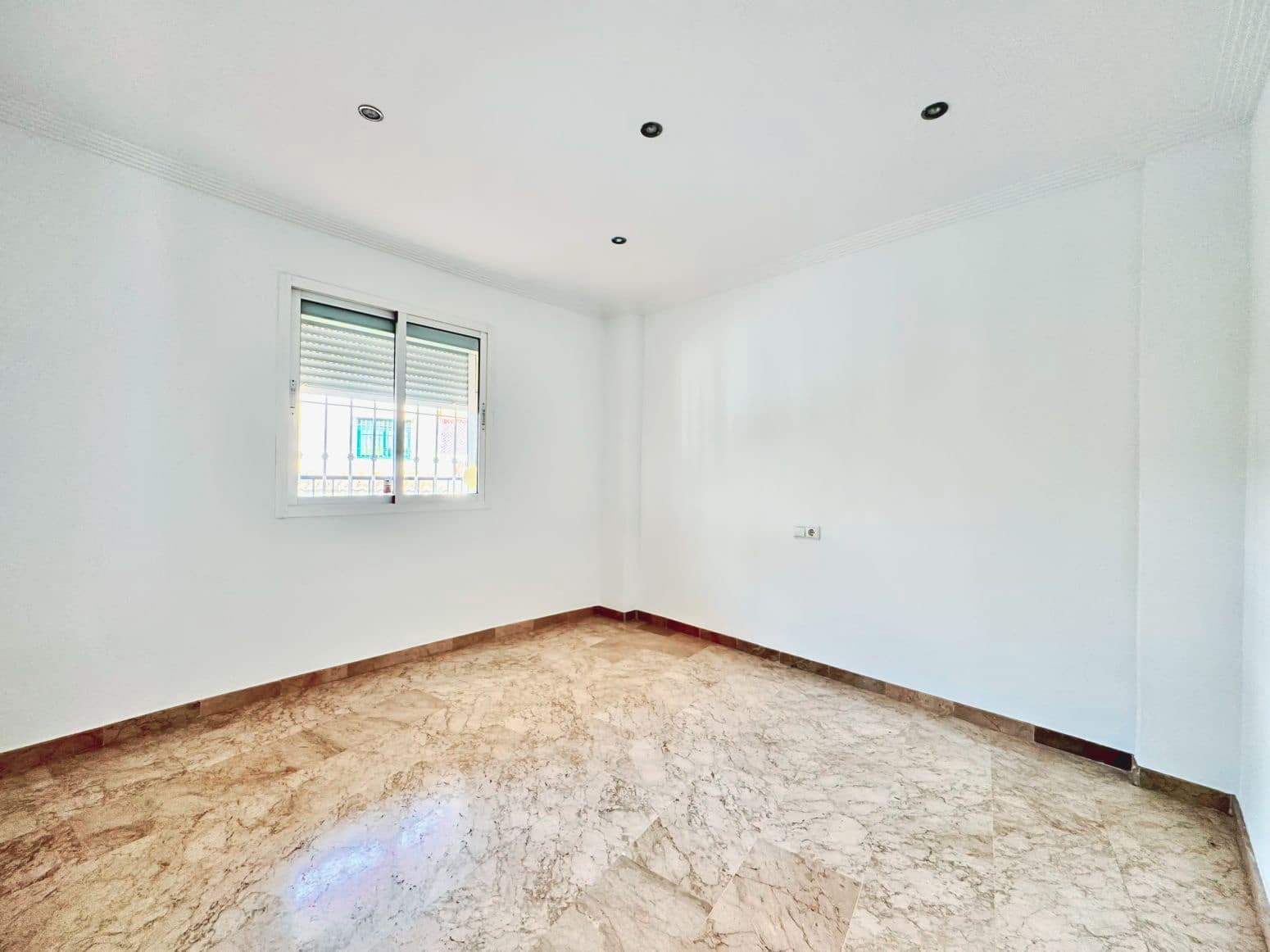 2 slaapkamer Flat te koop in Torrequebrada met zwembad garage - € 282.500 (Ref: 8954273)