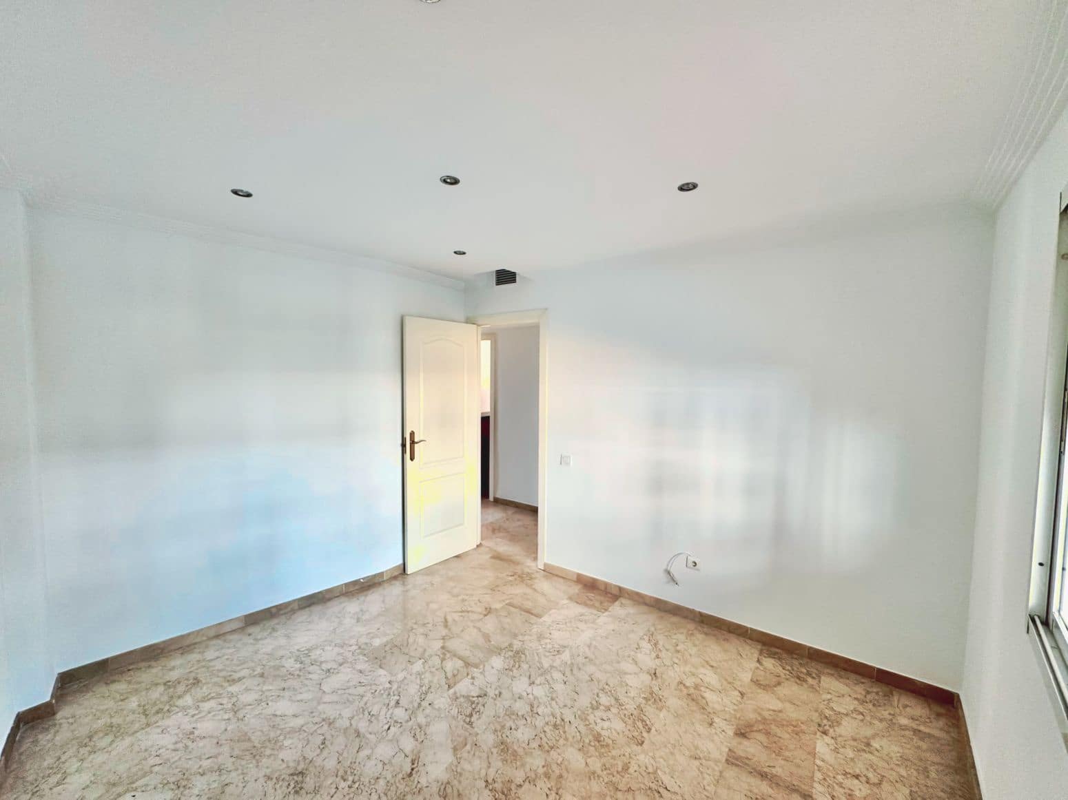 2 slaapkamer Flat te koop in Torrequebrada met zwembad garage - € 282.500 (Ref: 8954273)