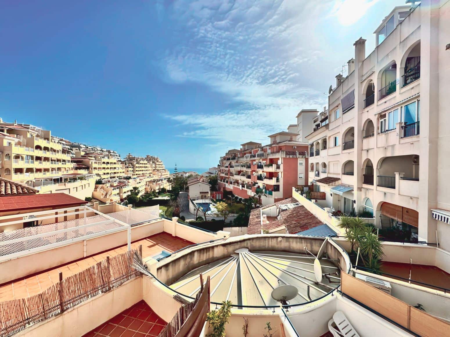 2 slaapkamer Flat te koop in Torrequebrada met zwembad garage - € 282.500 (Ref: 8954273)