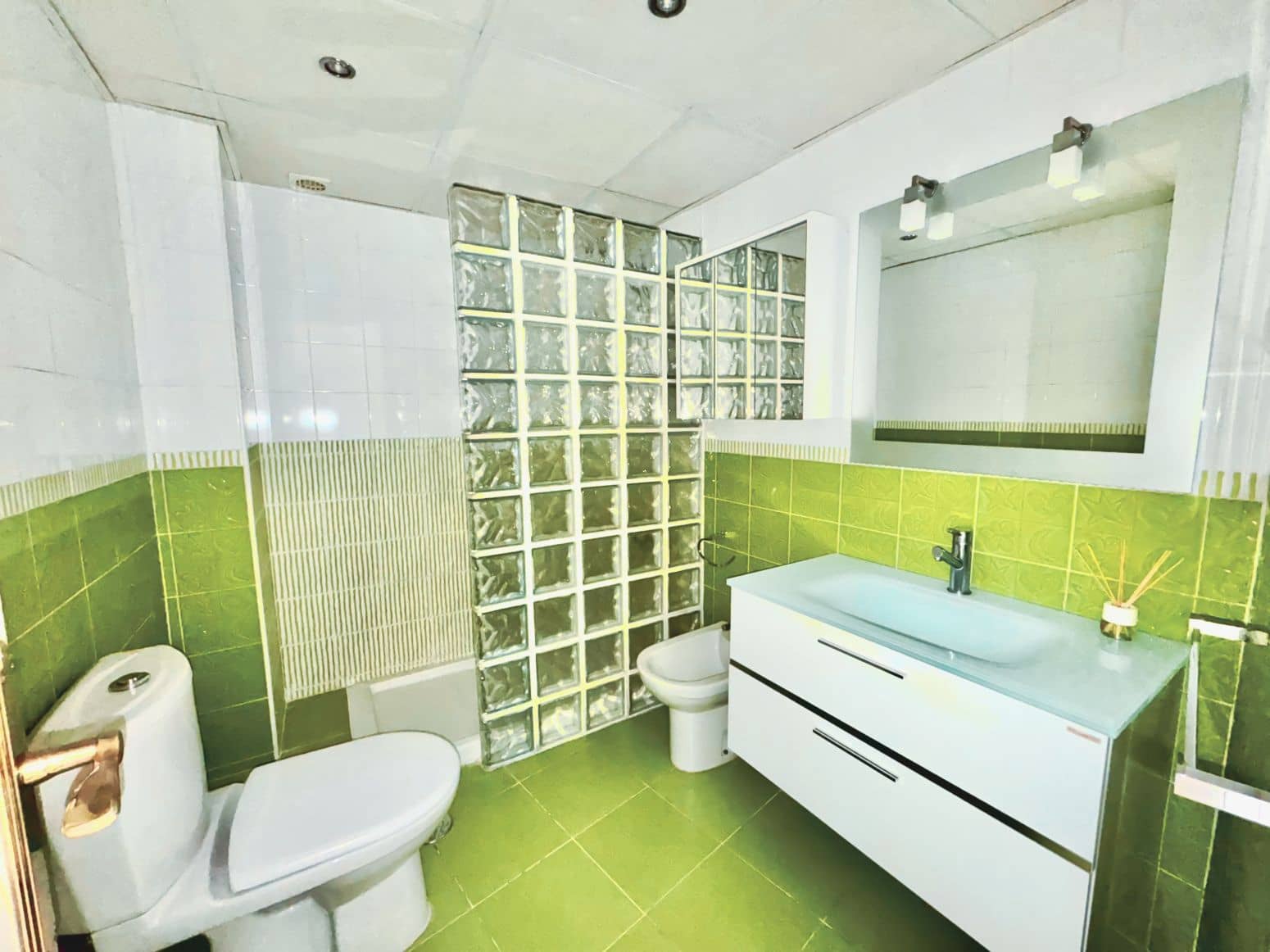 2 slaapkamer Flat te koop in Torrequebrada met zwembad garage - € 282.500 (Ref: 8954273)