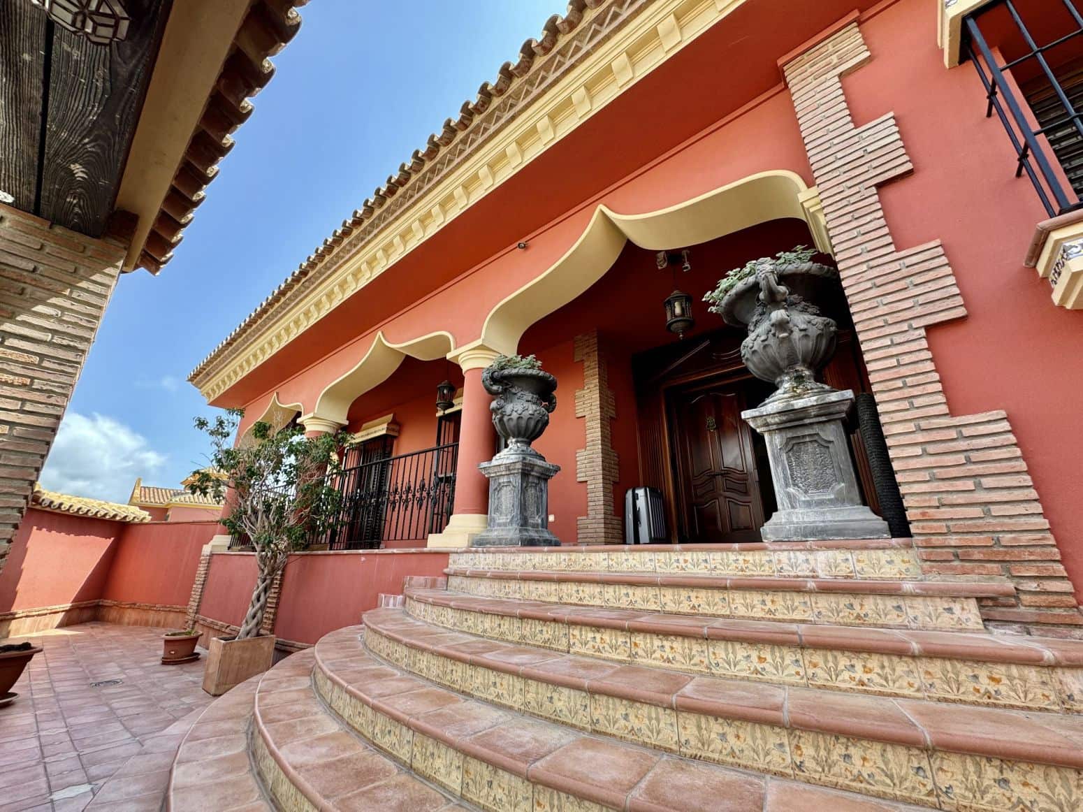 3 sypialnia Willa na sprzedaż w Mijas z basenem garażem - 899 999 € (Ref: 8954280)