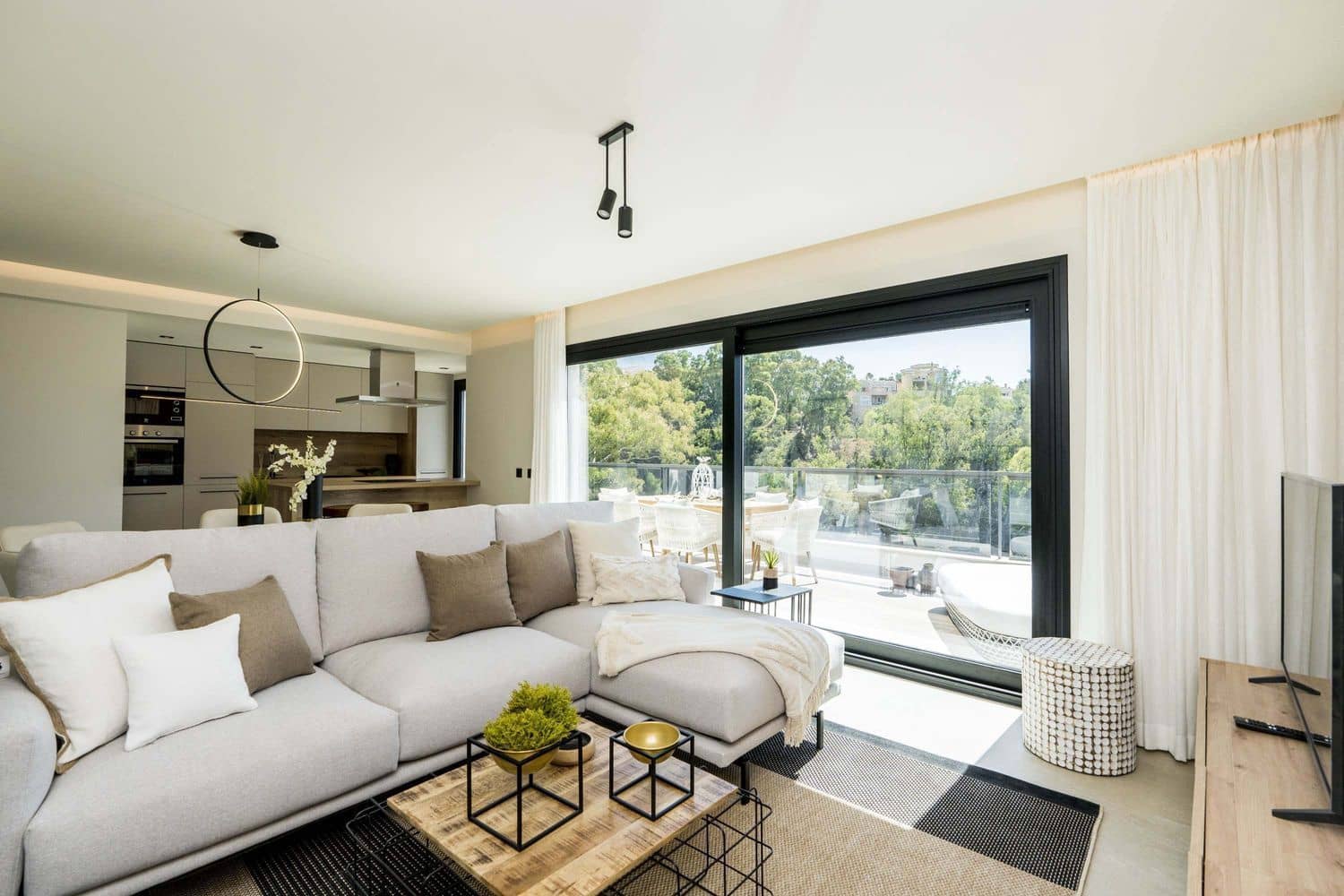 3 quarto Penthouse para venda em Marbella com piscina garagem - 950 000 € (Ref: 8994659)