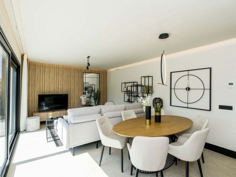 3 sovrum Takvåning till salu i Nueva Andalucia med pool garage - 950 000 € (Ref: 8994659)