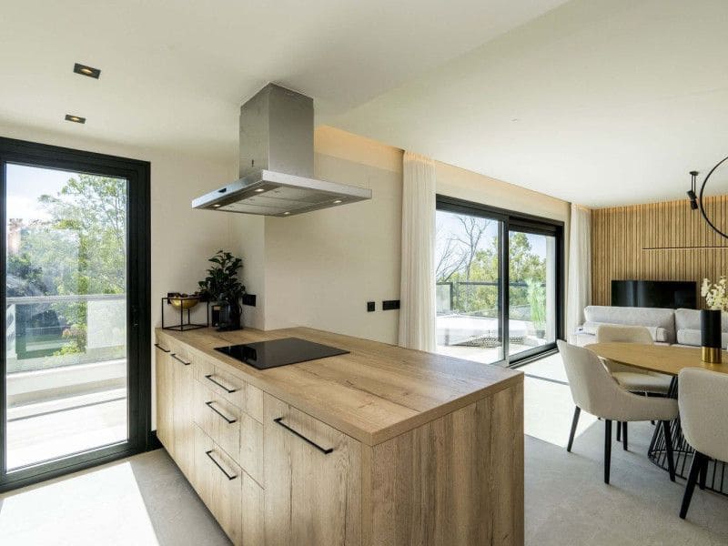 3 sovrum Takvåning till salu i Nueva Andalucia med pool garage - 950 000 € (Ref: 8994659)