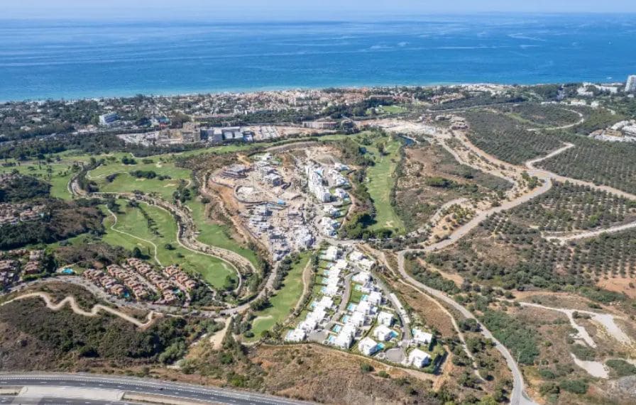 3 bedroom Flat for sale in Marbella with pool - € 1,440,000 (Ref: 9428529)